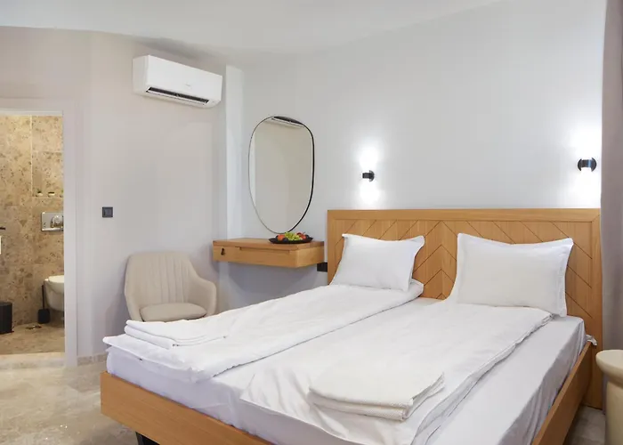 семеен ноа Hotel *