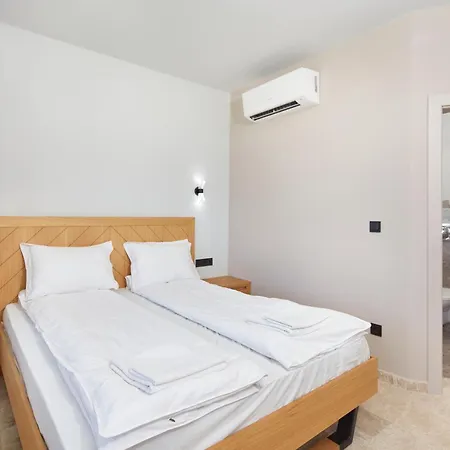 семеен ноа Hotel *