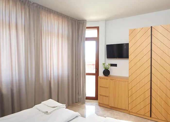 Hotel семеен ноа *